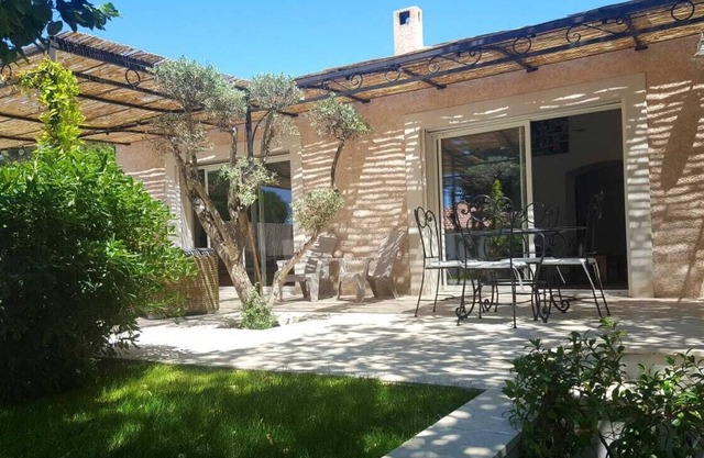 A villa in Provence, swimming pool and shaded garden