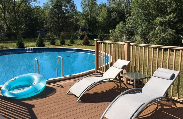 A Warren Dunes Retreat- Pool, Hot Tub, PET FRIENDLY, firepit, Pergola, more !