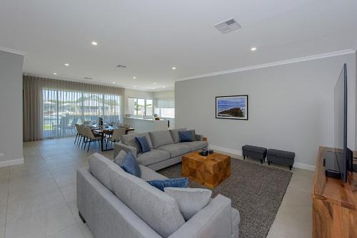 A Waterside Paradise Geographe's Hidden Oasis