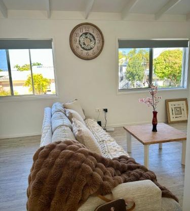 A whole ground floor of a two story house-3bedrooms