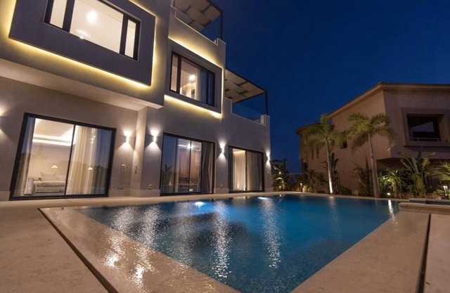 A wonderful stand alone villa with swimming pool in Palm Hills
