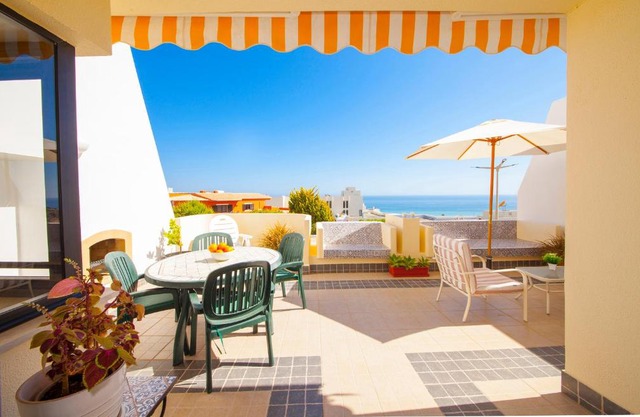 A08 - Magnolia Sea View Apartment