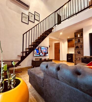(A10) Hives Apartment