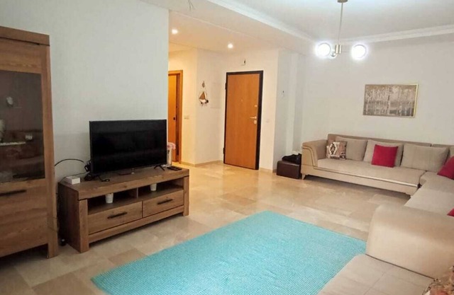 A10 minute airport holiday apartment richly furnished northern suburbs