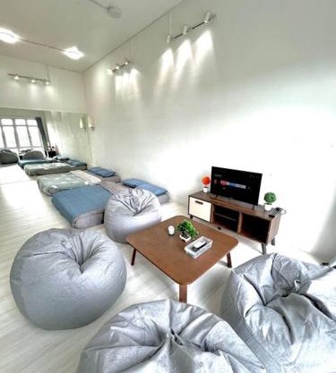 A1501 manhattan Austin 3Queen BED Netflix By STAY