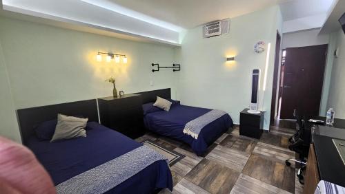 A29 SUITE BLACK MAX para 1 a 4 personas, ESPECIALISTAS CORTAS, MEDIANAS, LARGAS ESTANCIAS, en IZCALLI TEPOTZOTLAN perfecto para Familias, Turistas, Contratistas, Estudiantes, Empresas A sólo 5 min Izcalli 5 min Esmeralda 20 min Satélite 25 min AIFA