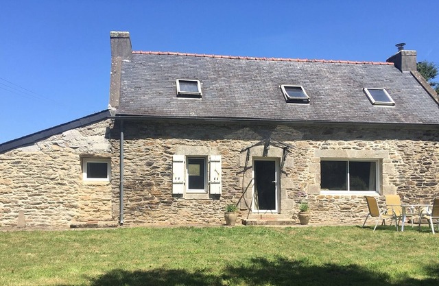 A5202-RESTORED BRETON HOUSE WITH 600M² GARDEN!