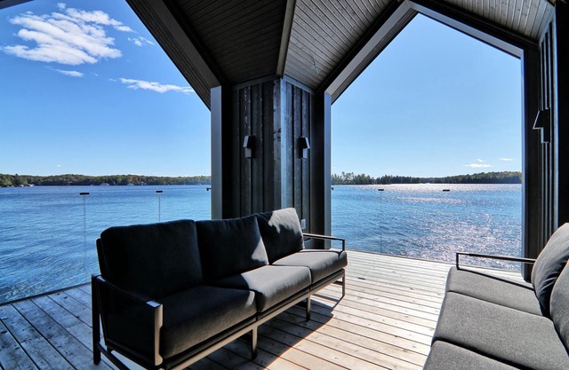 AAA Lake Joe Prime Location Riverdale Rd! South! 8bdrm, 5 bath! Muskoka Beauty!!