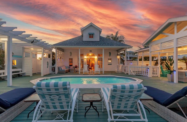 Elegant Water View Home With Private Pool
