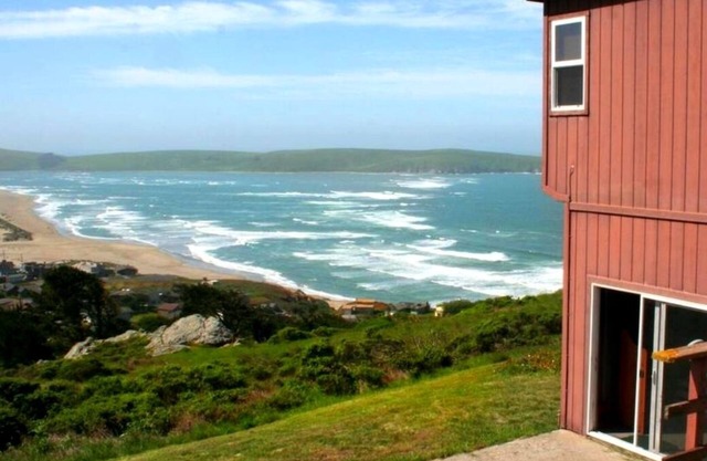 "Abalone Alcove", mesa de billar, jacuzzi, vistas, 2 minutos en coche de la playa!15% hasta mayo!