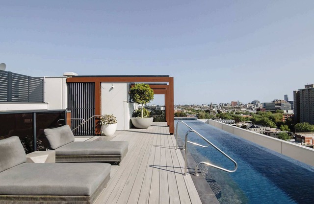 Abbotsford Abode With Pool, Parking & Gym