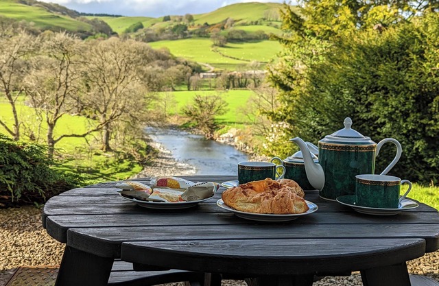 Aberhiriath Hall - Historic Welsh home for reunions & retreats
