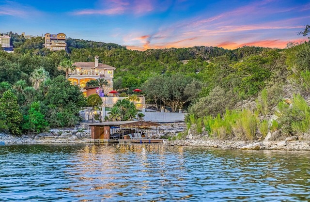 NEW Above Palms I Pool&Spa I Views I Lake Travis I Family Fun I Services