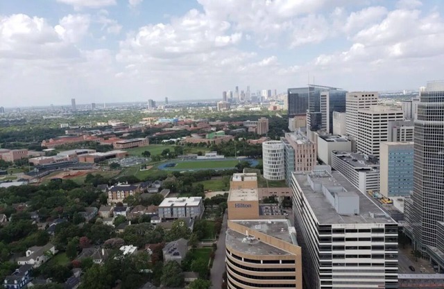 ABOVE the Clouds in H-Town Tx Medical Center & Downtown