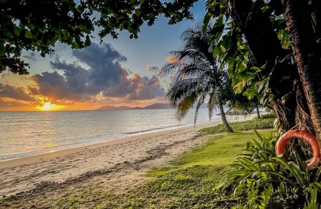 Absolute Beachfront Paradise Private 'Drift Beach