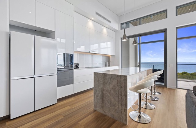 Absolute Beachfront Bokarina 3 Bedroom Penthouse