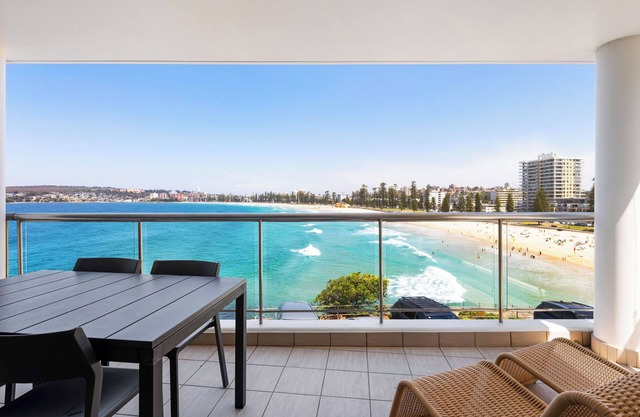 Absolute Beachfront, Stunning Manly Beach Views