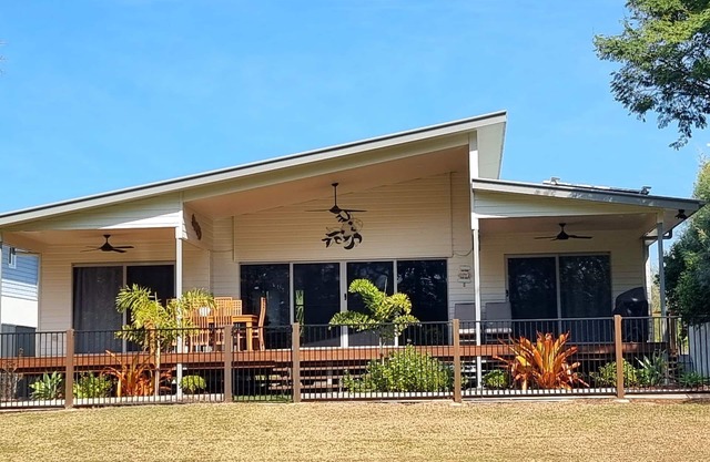 Kingfisher House -En la playa- Toogoom, QLD