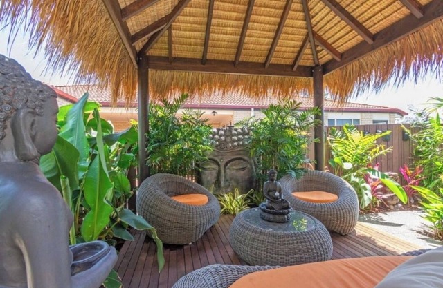 Absolute Oceanfront One Bedroom Suite - Baligara