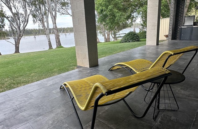 Absolute Waterfront Bundalong Modern stylish home right on the water