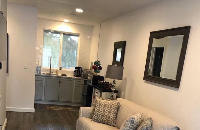 Nuevo Loft de 2 pisos, moderno y tranquilo en Puyallup, WA