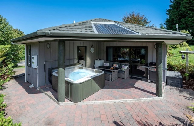 Acacia Heights - Garden Cottage