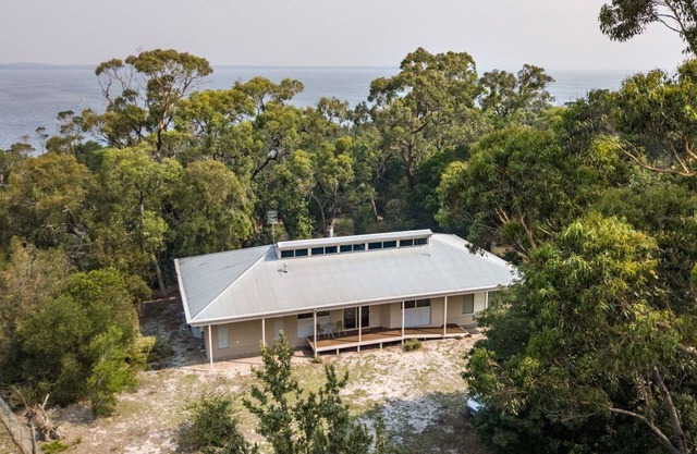 Acacia-Lakehouse - Forge Creek, VIC