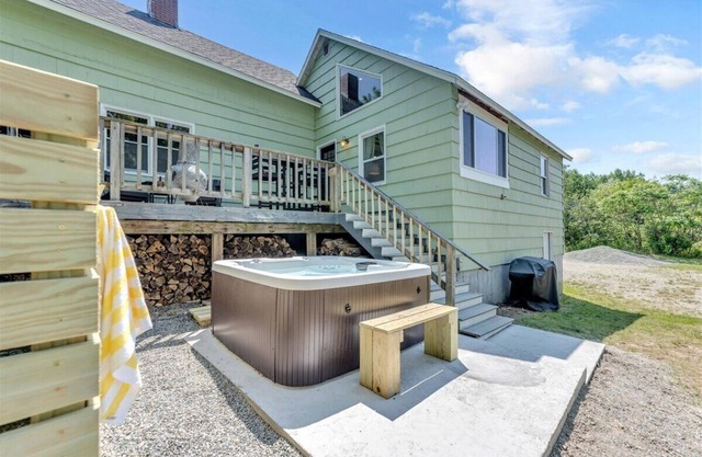Acadia - Hot Tub - Fire Pit - Bay Water Views
