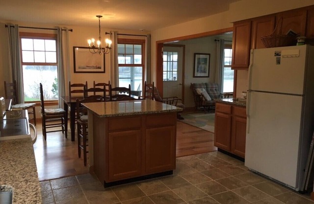 Acadia Sunset Oceanfront Cottage 3Bdm 3Bth, Game Rm, Private Beach on Duck Cove