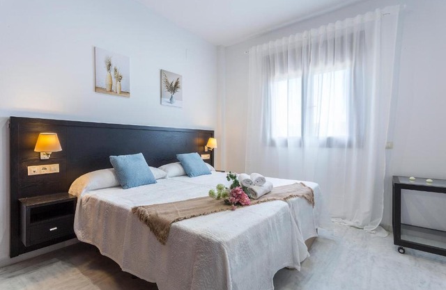 Acceso Sevilla Piscina Moderno Parking Gratis