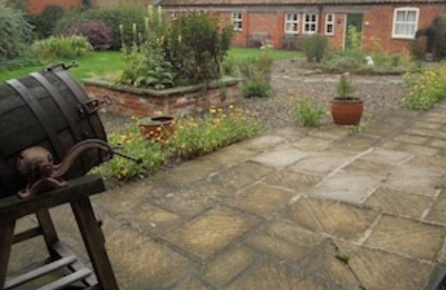 Accessible Cottages In Farm Setting - Swallow cottage