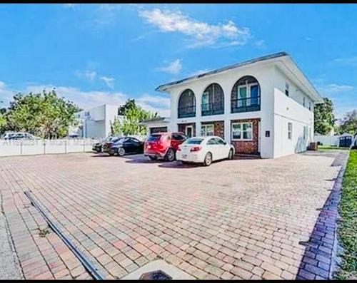 Accommodation minutes from the Fort Lauderdale Airport