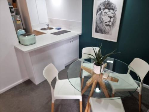 Accommodation Sydney City Centre 1 Bedroom Apartment with Balcony