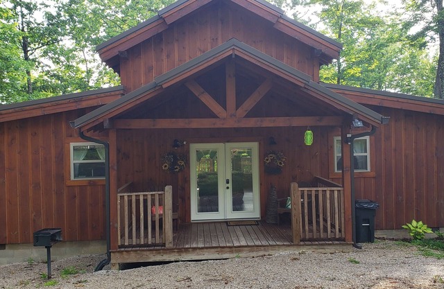 ACE HIGH Cabin- RRG- Hot Tub