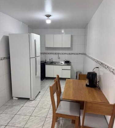 Aceita pet, próximo ao aeroporto e praia do campeche