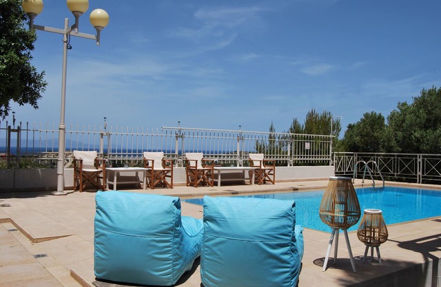 Achilleas Suite con piscina en Chorafakia