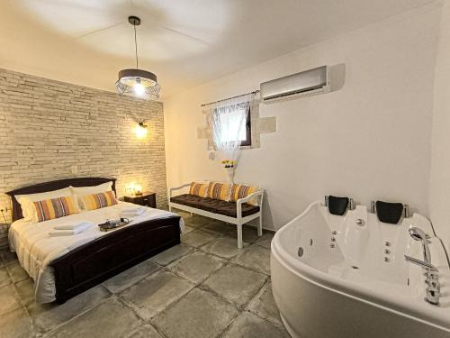 Achlades The Mountain Paradise Villas - Suite with a Private Jacuzzi, Pool, and a Balcony with an Amazing View!