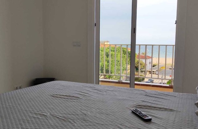 Acogedor apartamento en la playa de Sant Salvador - Increíbles vistas al mar