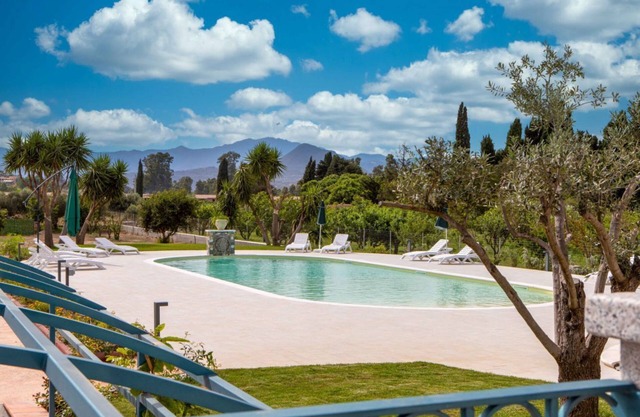 Acquamarina n.5 in residence with swimming pool just 50m from the sea.