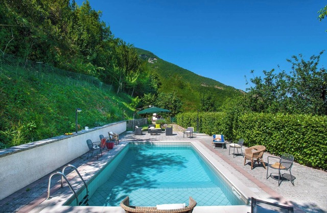 Acquanera 6&2 by Marche Holiday Villas