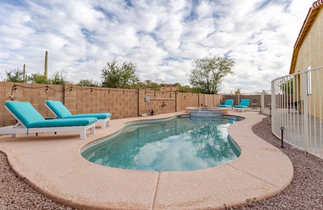 ✨ Across Starpass private pool Private hot tub, Free fast wifi, Free coffee ✨