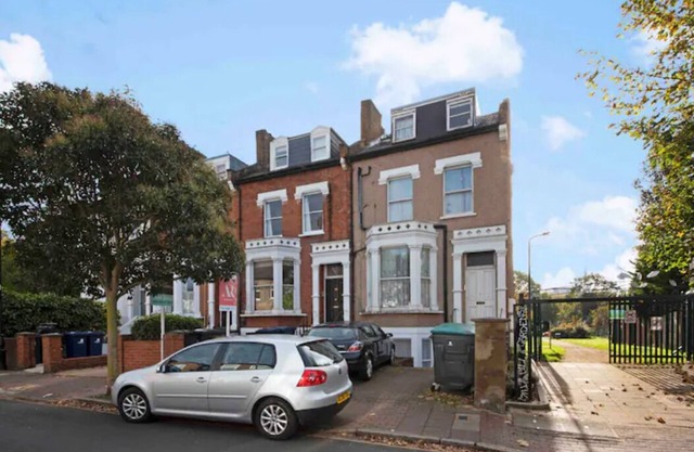 Acton Town Chiswick 1 bed Garden suite