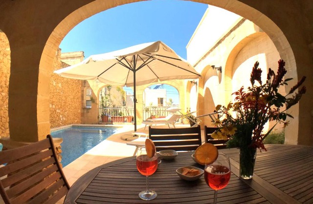 Ad Hoc B&B
