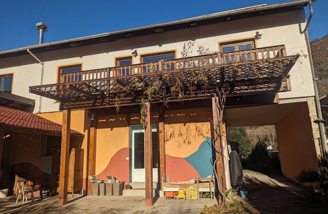 Adagio Guesthouse: rooms with terrace and tavern at the foot of the mountains