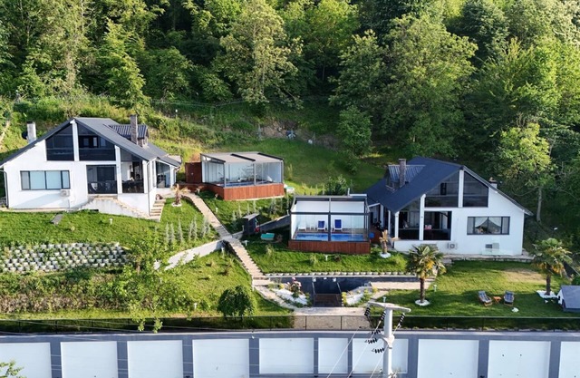 adesa viev villas