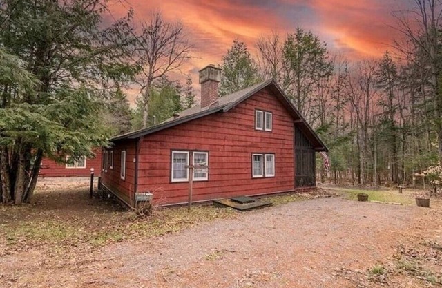 Adirondack cozy cottage with lake access, "Lune"