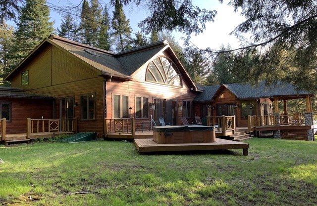 Adirondack Waterfront Lodge cerca de Old Forge