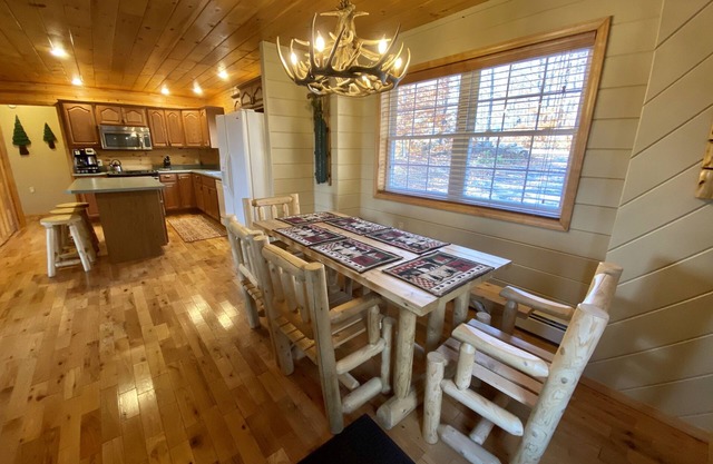 ADK Lake House Vacation, Cozy 5 Bedroom & 2 Bath