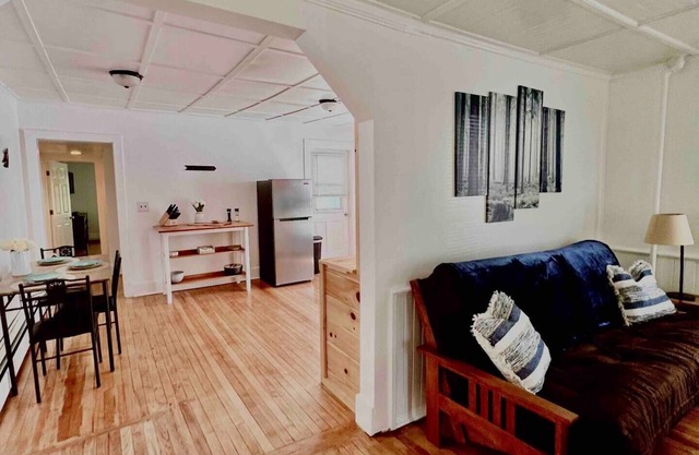 ADK Lux Suite Downtown 1br/1ba