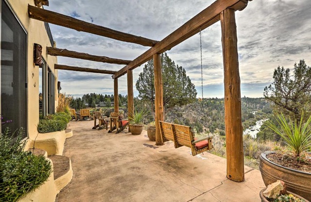 Adobe Home - River and Mtn Views with Hot Tub!
